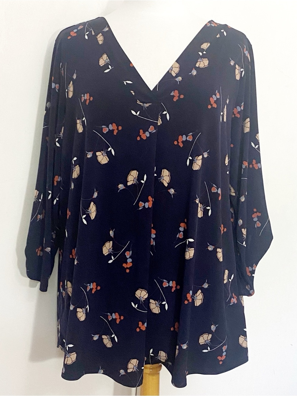 Beacon Black V-Neck Floral Print Tab Sleeve Tunic Blouse 2X